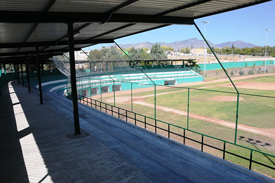 Rehabilitan estadios, campos y canchas deportivas en Coahuila