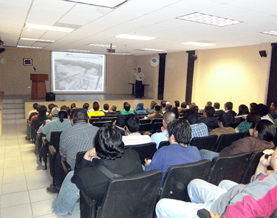 Ecología Municipal llevó la conferencia “Río Bravo Monumento Natural” ante estudiantes de la U.A. de C.  