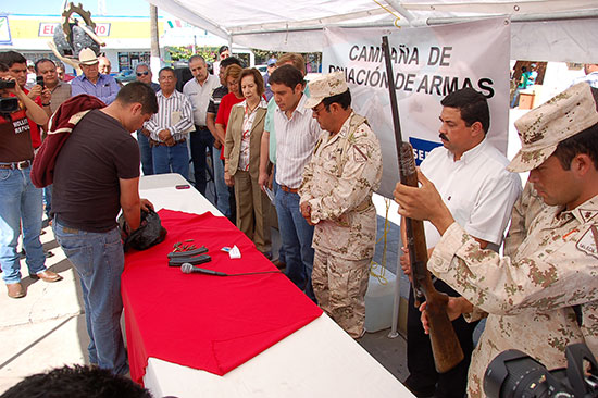 Encabeza Antonio Nerio inicio de campaña de donación de armas