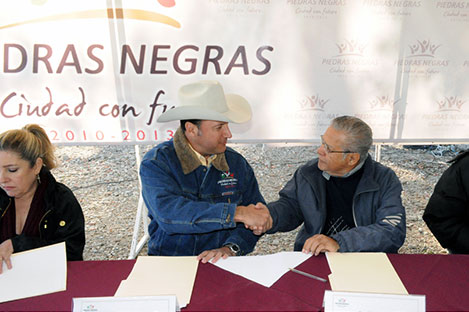 Firma alcalde convenio para ingresar el Parque La Nogalera al patrimonio municipal