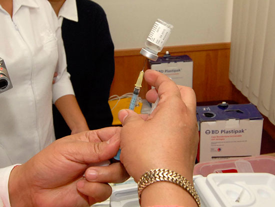 La Secretaría de Salud exhorta a la población a vacunarse contra la influenza