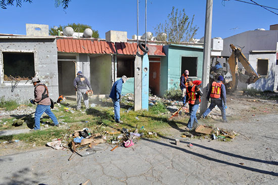Realiza municipio limpieza de doce casas abandonadas en la colonia Cumbres
