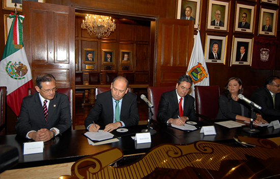 Se formaliza la entrega-recepción de la Administración Estatal 2005-2011