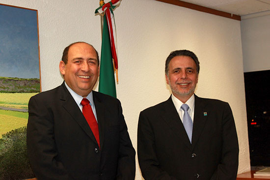 Se reúne Rubén Moreira con el Secretario de Economía