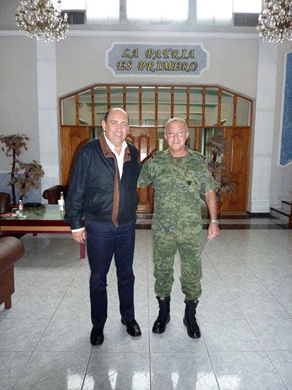Se reúne Rubén Moreira con el Comandante de la Cuarta Región Militar