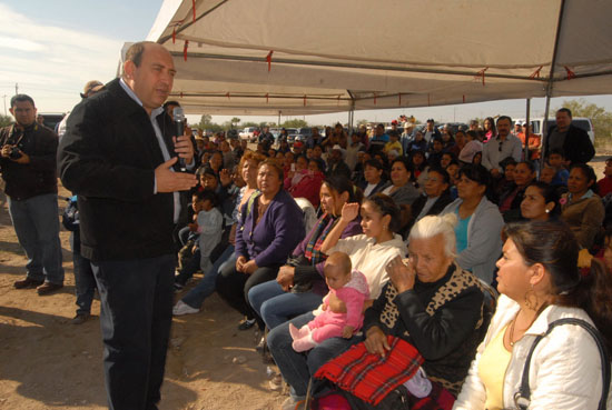 Con obra de drenaje y entrega de dos mil luminarias arranca el gobernador Rubén Moreira en Piedras Negras el programa de 100 días 