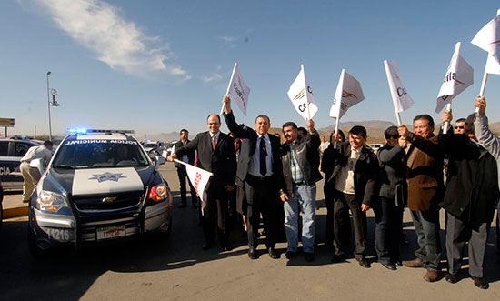 El gobernador Rubén Moreira entregó equipo vehicular y táctico a la Policía Municipal de Saltillo