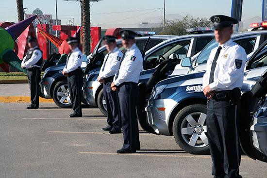 El gobernador Rubén Moreira entregó equipo vehicular y táctico a la Policía Municipal de Saltillo
