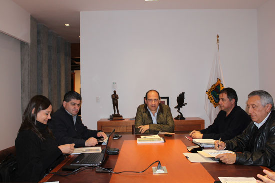 Revisa el gobernador Rubén Moreira programa de Inversión 2012 de la Secretaría de Infraestructura 