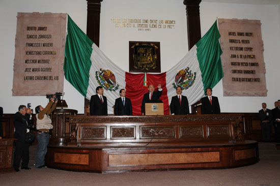 Rinde protesta Rubén Moreira Valdez como Gobernador Constitucional de Coahuila de Zaragoza 
