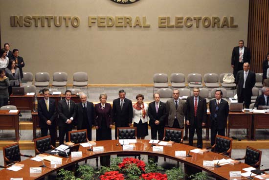 Rinden protesta nuevos consejeros electorales del Instituto Federal Electoral