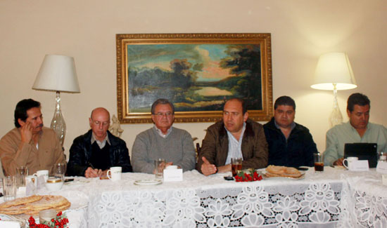Se reúne el gobernador Rubén Moreira con empresarios de Torreón 
