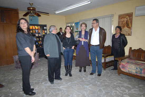 Visita la esposa del gobernador Rubén Moreira la Casa del Migrante “Frontera Digna”, de Piedras Negras 