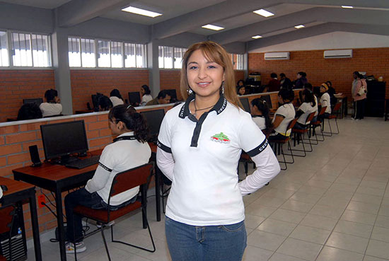 Desde hace una semana, cientos de alumnos del CECyTEC Saltillo disfrutan de modernas instalaciones