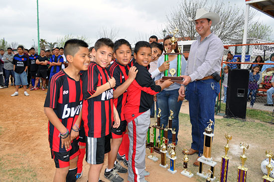 Inaugura alcalde Liga de Fútbol Infantil y Juvenil “Cerna 2000”