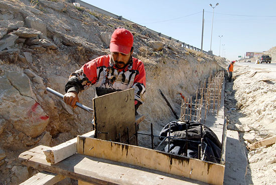 La construcción del talud sobre la carretera Saltillo-Ramos Arizpe, está en fase de cimentación