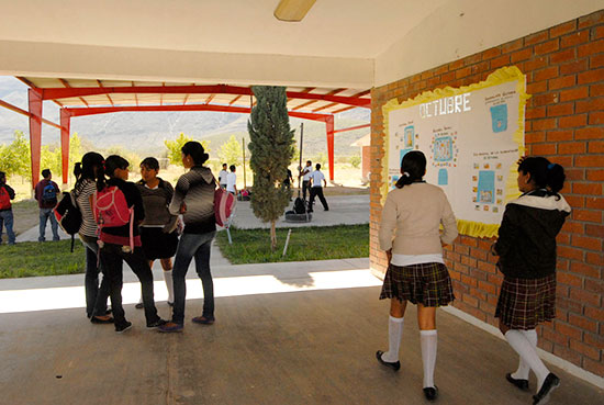 La juventud de alejadas comunidades de Coahuila cuentan con preparatorias para seguir sus estudios