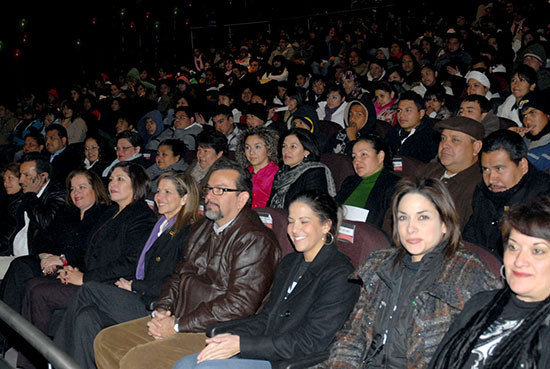 Más de mil 200 jóvenes de Monclova participan en los talleres “Amor y Compromiso” del DIF Coahuila