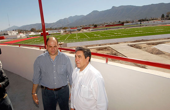 Recorre el gobernador Jorge Torres construcción del Biblioparque en Saltillo