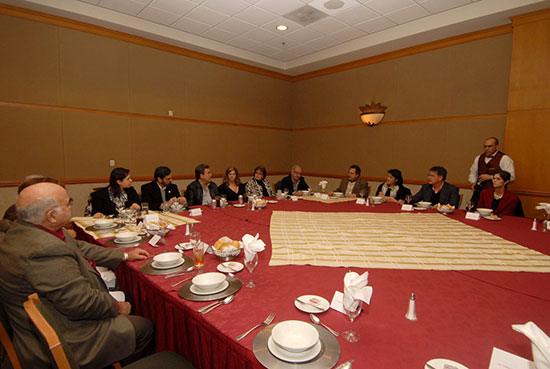 Se reunió el gobernador Jorge Torres con integrantes del Patronato de la Camerata de Coahuila
