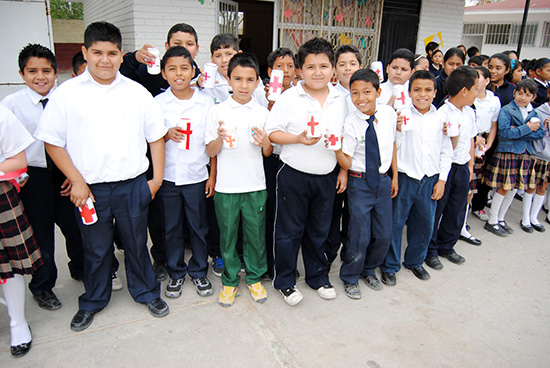 Arrancan colecta escolar a favor de la Cruz Roja