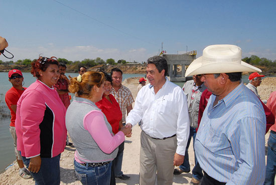 El gobernador Jorge Torres inicia trabajos de reconstrucción del puente en Juárez