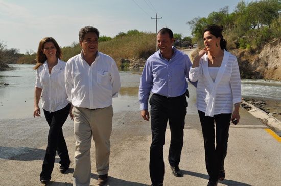 El gobernador Jorge Torres supervisa e inicia obras en Piedras Negras 