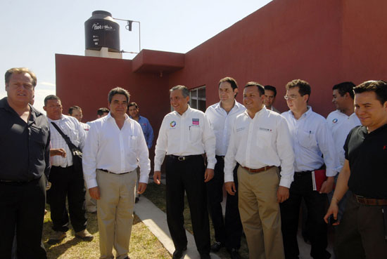 El gobernador Jorge Torres y el titular de Sedesol Federal supervisan construcción de la colonia Maseca en Nueva Rosita 