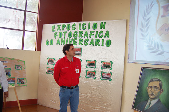 Encabeza Antonio Nerio 60 aniversario de escuela Rubén Moreira