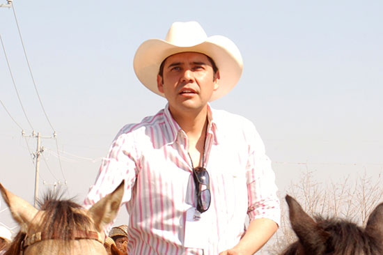 Encabeza Antonio Nerio cabalgata del ejido Paso del Coyote