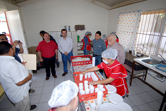 Equipa el DIF Coahuila cocina de jardín de niños de Villa Unión para dotación de desayunos calientes