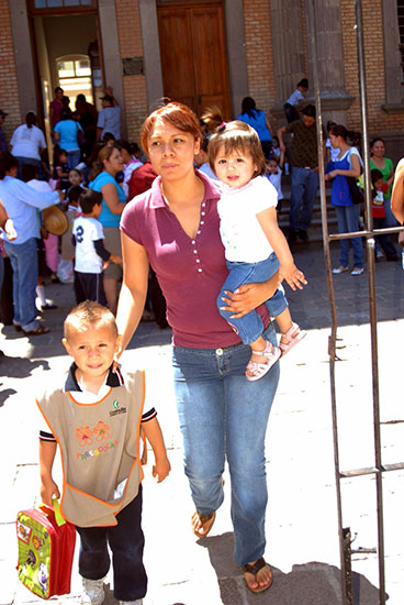“La familia es el pilar de la sociedad”: Señora Carlota Llaguno de Torres, presidenta del DIF Coahuila