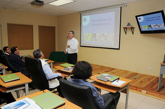 La Secretaría de Fomento Económico ofrece permanente capacitación a micros y pequeños empresarios de Coahuila