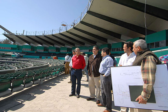 Supervisa el gobernador Jorge Torres López avances del estadio de beisbol “Francisco I. Madero” en Saltillo