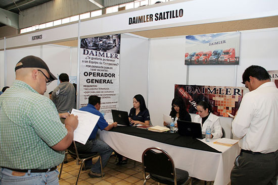 A través del gobierno de Jorge Torres, empresas de la región ofertan más de 2 mil 600 plazas en la Segunda Feria del Empleo 2011