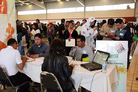 A través del gobierno de Jorge Torres, empresas de la región ofertan más de 2 mil 600 plazas en la Segunda Feria del Empleo 2011