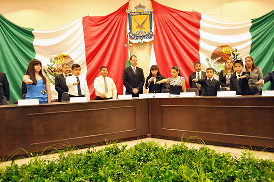 Acuerdos de la Segunda Sesion de Cabildo de abril