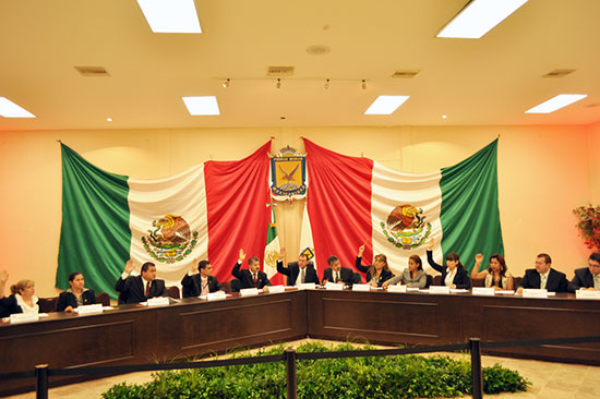 Acuerdos de la Segunda Sesion de Cabildo de abril
