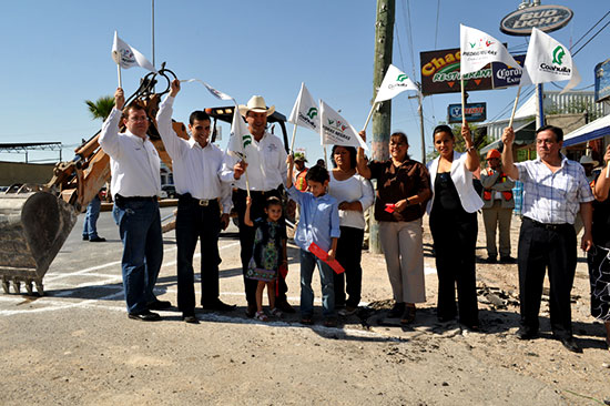 Alcalde entrega y arranca obras en la Colonia Altamira