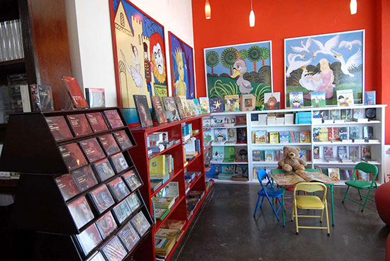 Con la presentación del escritor Francisco Hinojosa se abrirá el área infantil de la Librería “Julio Torri”