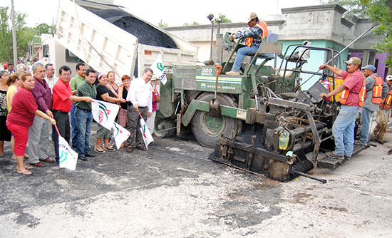 Con una inversion de 750 mil pesos, inician obra de rehabilitación de 11 cuadras en la colonia Infonavit Mexicanidad