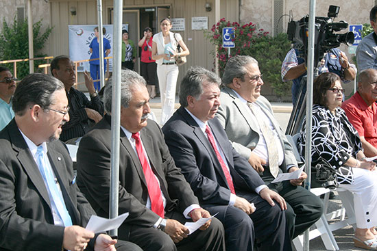 El Dr. José Ángel Córdova Villalobos inaugura Ventanilla de Salud en el Consulado de Del Rio, Texas