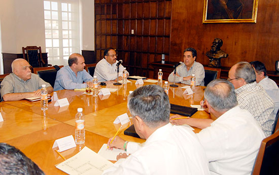 El gobernador Jorge Torres López analiza con gabinete avances de programas estatales