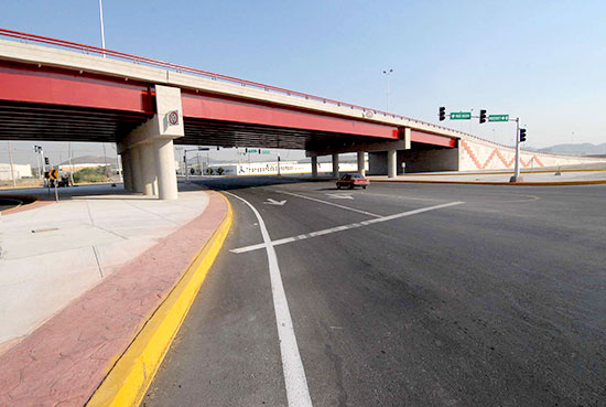 Entrega el gobernador Jorge Torres el puente número 19 del Eje Vial Norte-Sur de Saltillo
