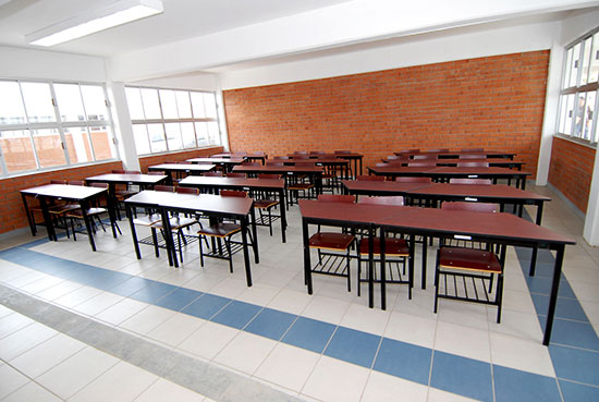 Impulsa el gobernador Jorge Torres más espacios educativos en Torreón