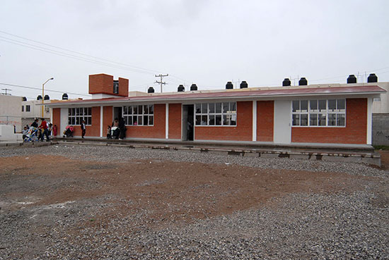 Impulsa el gobernador Jorge Torres más espacios educativos en Torreón