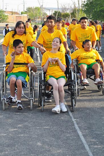 Participan discapacitados en Mini Paraolimpiada