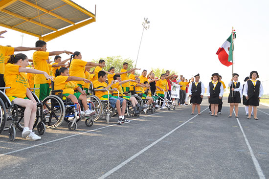 Participan discapacitados en Mini Paraolimpiada