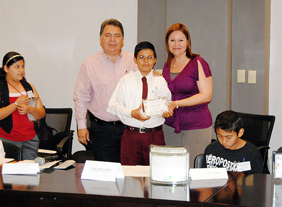 Sesionó el Cabildo Infantil y aprobó acuerdos a favor de la Primaria Venustiano Carranza