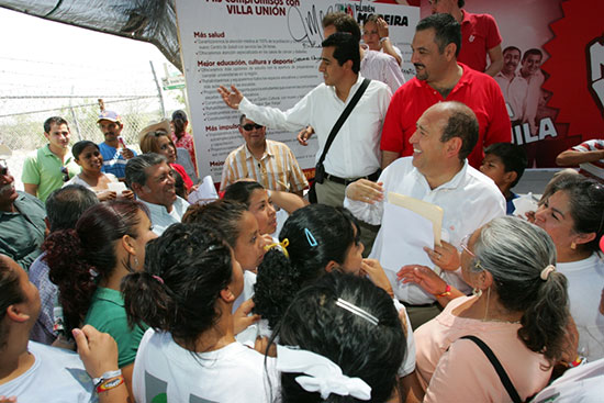 Antención médica las 24 horas en Villa Unión: compromiso de Rubén Moreira